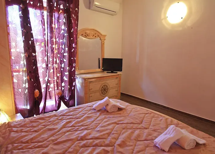 Madema Bed & Breakfast *